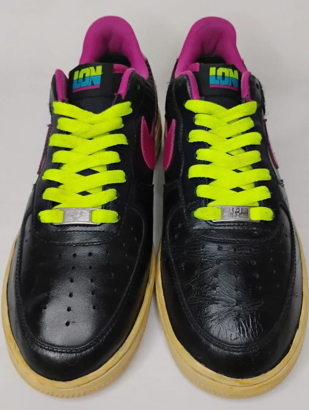 Men's Size 7.5 Vintage Nike Air Force 1 London AF1 Fireberry Retro 2012 Sneakers